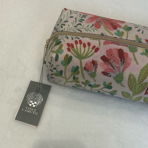 *New* Vince Camuto Multicolored Floral Hair Tool Bag - Picture 9 of 15
